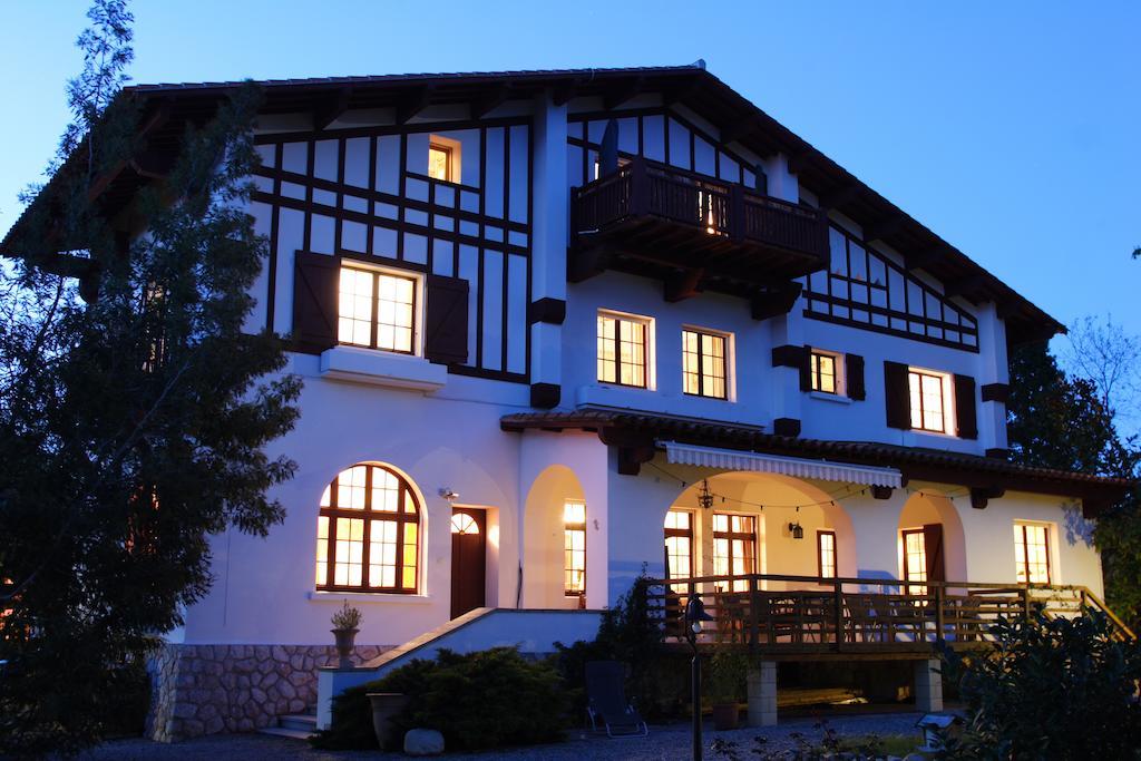 La Villa Du Parc Прад Экстерьер фото