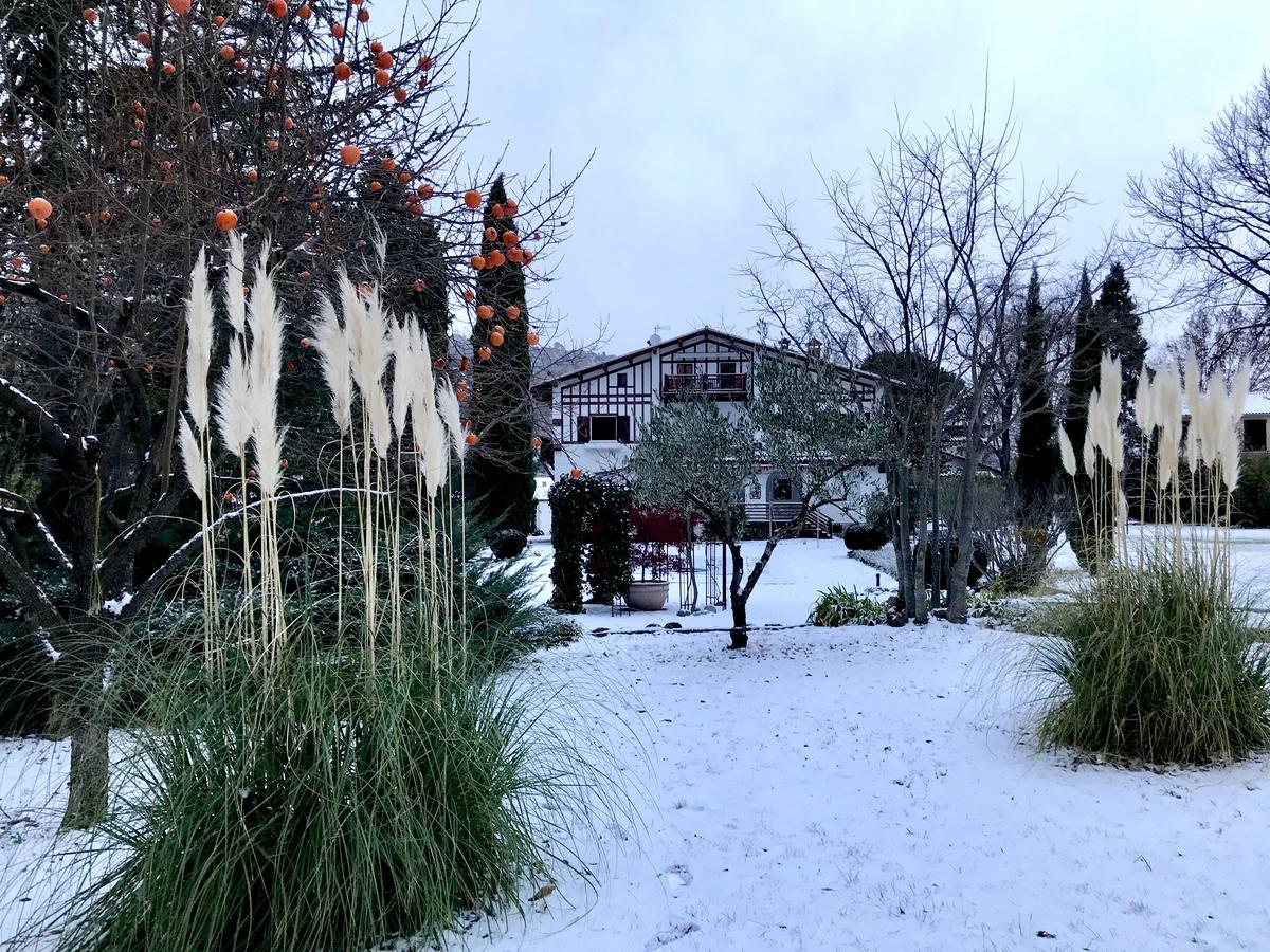 La Villa Du Parc Прад Экстерьер фото