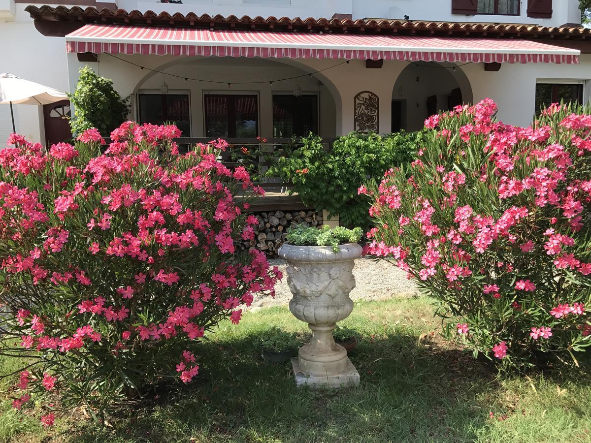 La Villa Du Parc Прад Номер фото