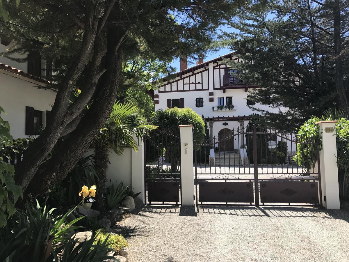 La Villa Du Parc Прад Номер фото