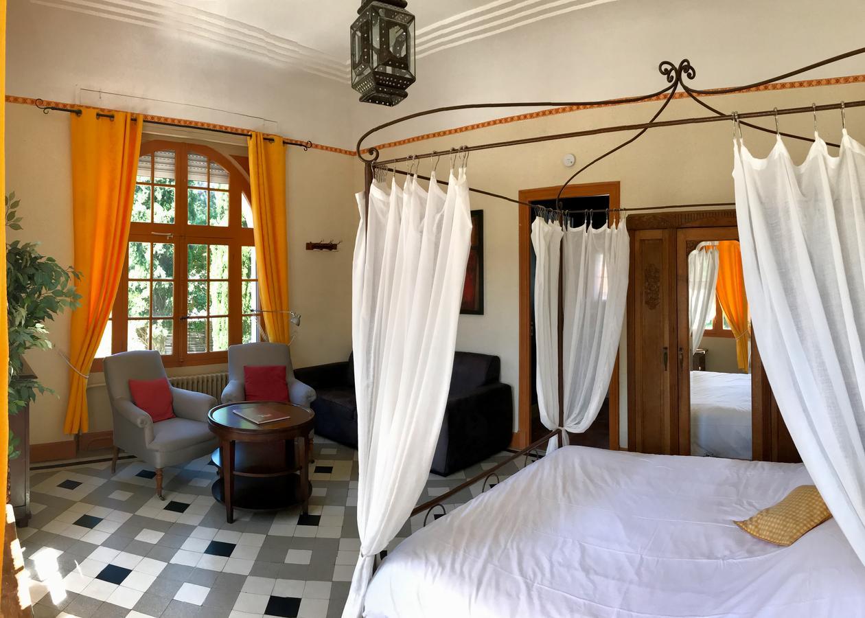 La Villa Du Parc Прад Экстерьер фото