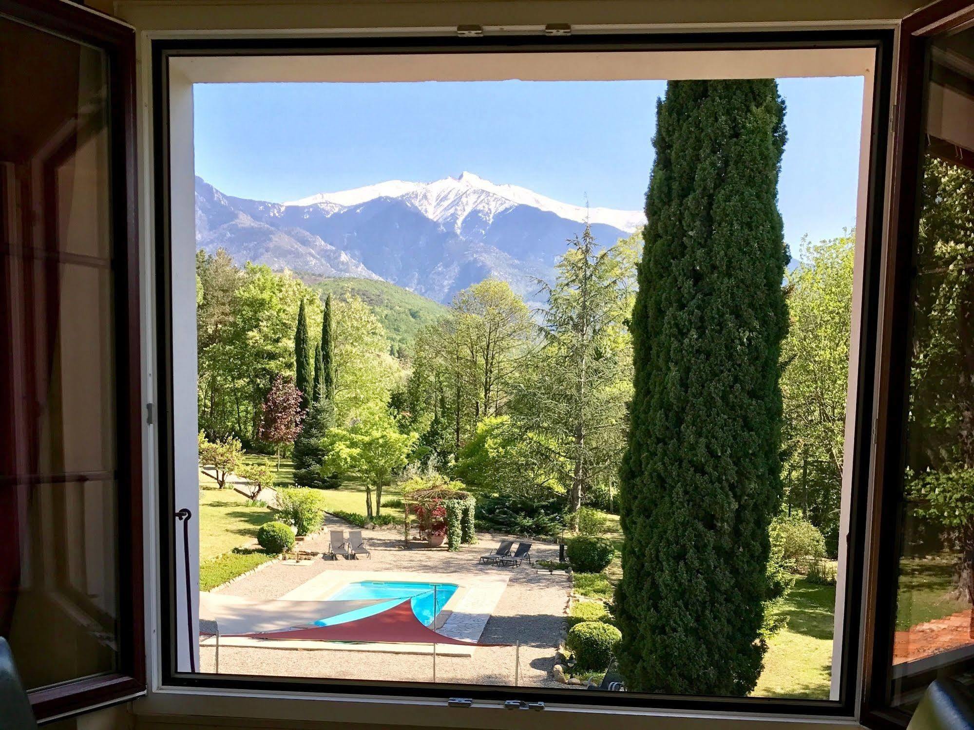 La Villa Du Parc Прад Экстерьер фото