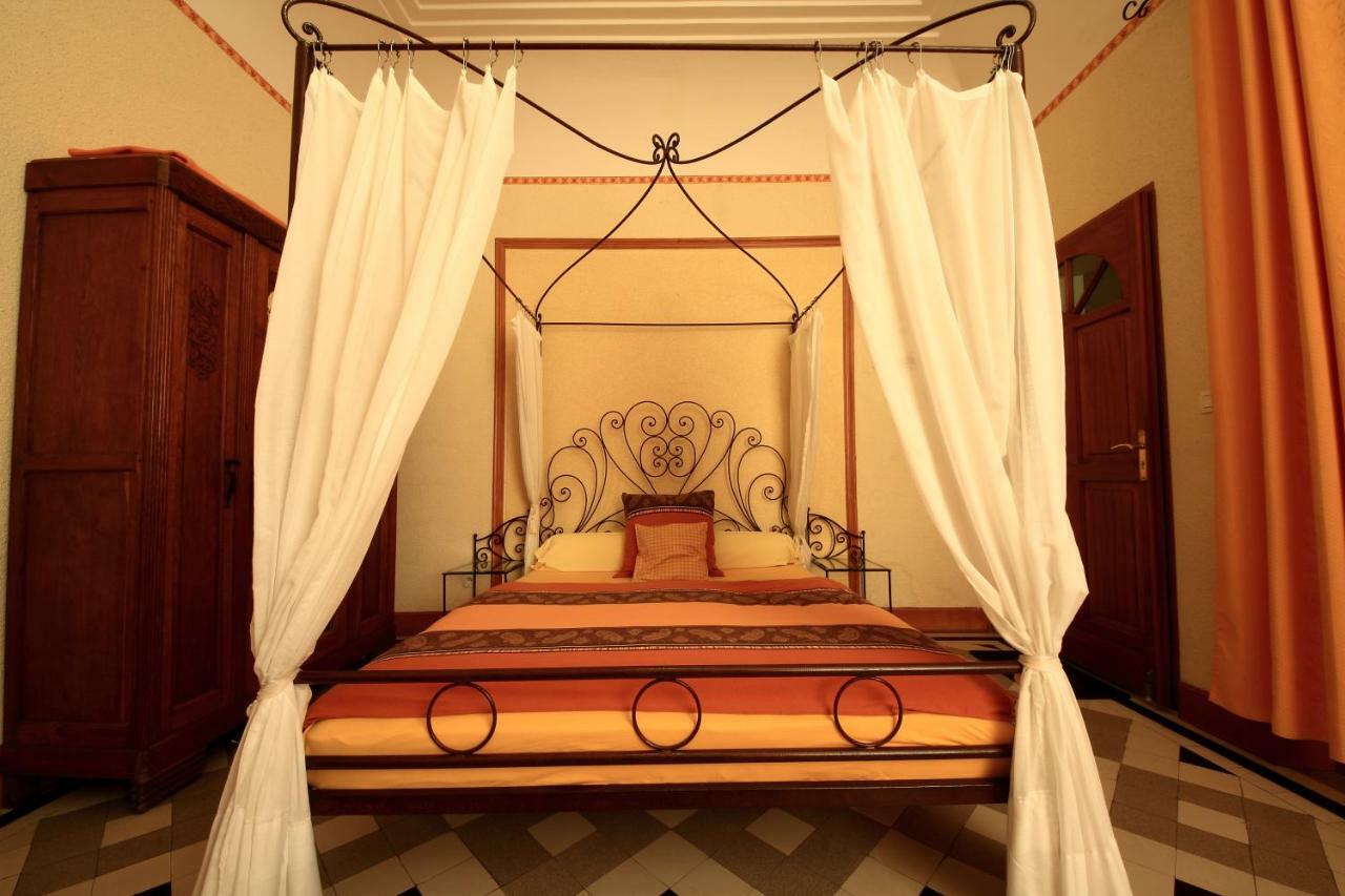 La Villa Du Parc Прад Номер фото
